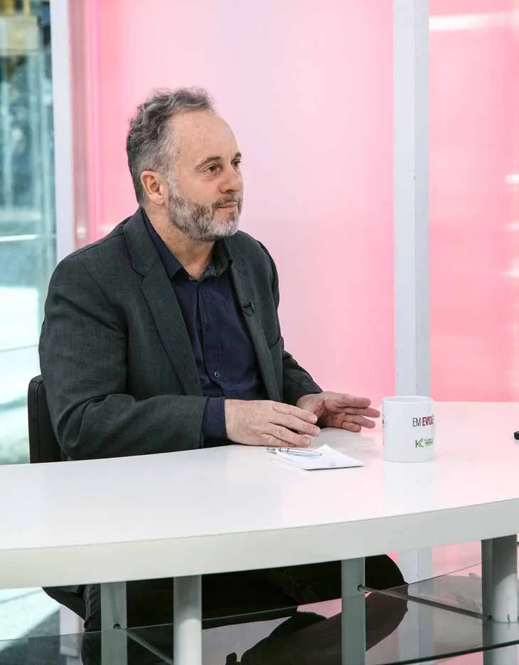 Nelcir André Varnier durante entrevista