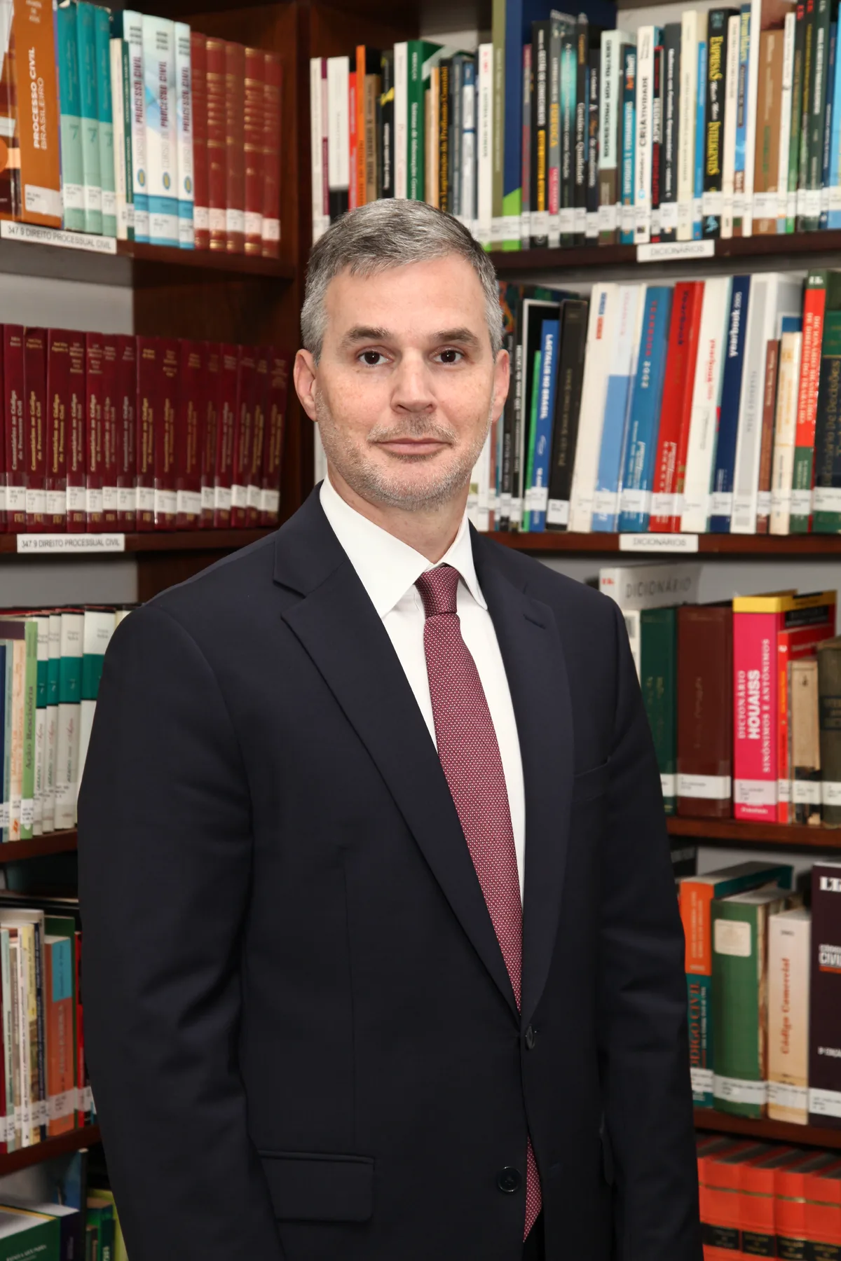 Uma instituição presente quando a advocacia mais precisa — Revista Em Evidência
